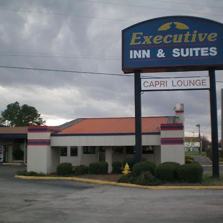 Executive Inn & Suites - Augusta Bagian luar foto